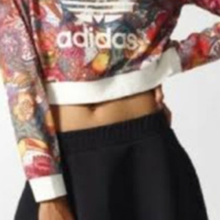 大人気完売品！！pakaian adidasパーカー！の画像