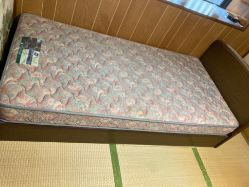 シングルベッド