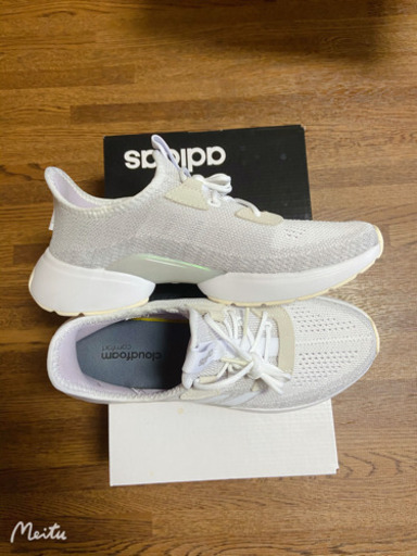 【新品】アディダス　スニーカー　ランニングシューズ