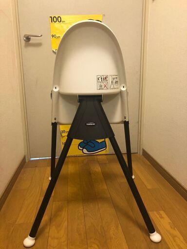 ★6か月くらいから3歳ごろまで　ベビービョルン　赤ちゃんが立ち上がらない安全なハイチェア取り扱い説明書付き　楽天参考価格33,000円