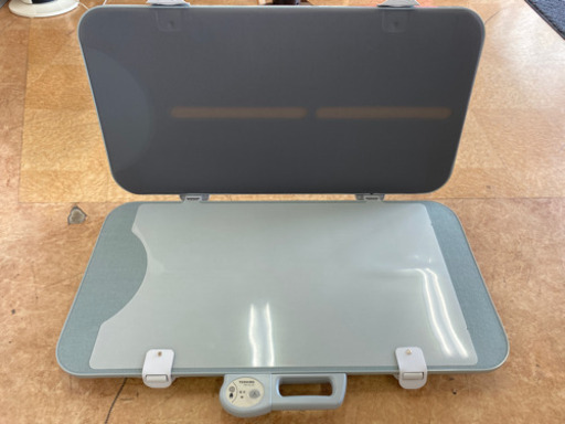【まだまだ使える美品☺︎‼️】TOSHIBA ズボンプレッサー