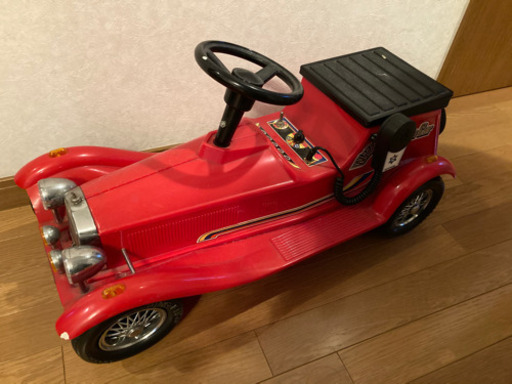 クルマ　乗用玩具