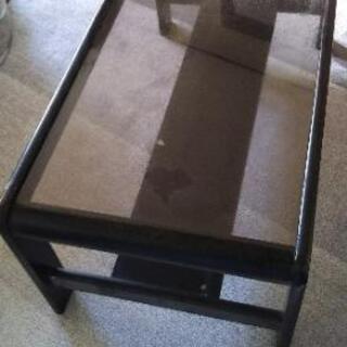 ガラステーブル 無料で譲ります