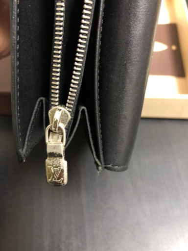 LOUIS VUITTON 財布