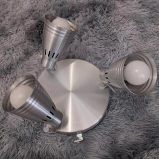 シーリングライト3球の画像