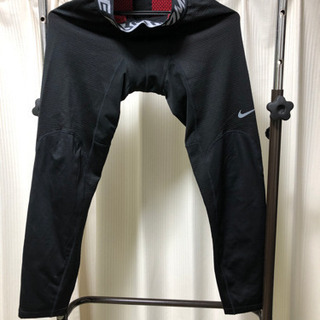 NIKE アンダーウエア　上下の画像