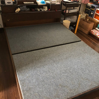 ダブルベッド、マットレス