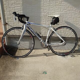 トライアスロンに使用したロードバイクです