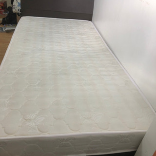 シングルベッド収納引き出し付きの画像