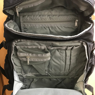 ビジネスバック　リュック　仕切りたくさんの画像