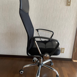 オフィスチェアの画像