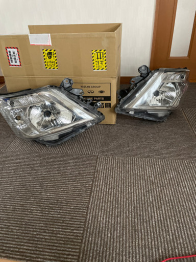 NV350キャラバン　純正品後期ベッドライト