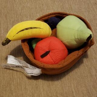 IKEA　フルーツ　帽子　小物　飾り　おままごとの画像