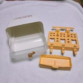 出産準備、消毒ケース、哺乳びん、クイックウォーマー、ヘビー食器色々の画像