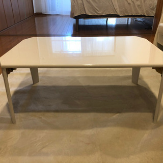 お気に入りのローテーブルですが、引越しをするのでお譲りします。の画像