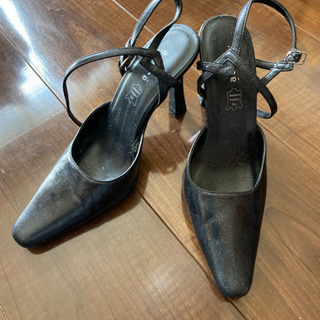 黒のハイヒール(23.0cm - 23.5cm)　パリで購入
