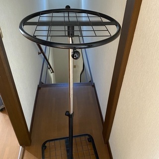 洋服掛け　物置