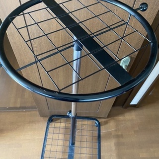 洋服掛け　物置の画像