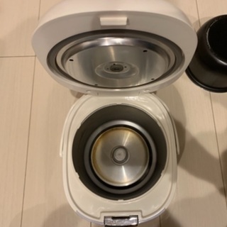 Everia 炊飯器　KH-SK100 炊飯ジャー　2017年製の画像