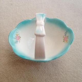 新品・未使用　陶器のバスケット　House of Lloyd
