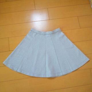 新品ﾎﾟﾝﾁﾎﾞｰﾀﾞｰﾌﾚｱｽｶｰﾄＭ☆ユニクロUNIQLOの画像