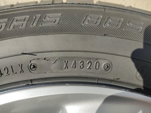 新車ホンダフリード正規タイヤ&ホイール（185/65/R15 88S)