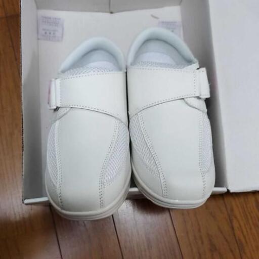 ナースシューズ