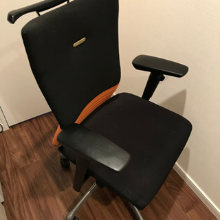 オカムラ　フィーゴチェア　オレンジ　美品