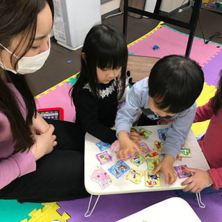 西新宿五丁目徒歩2分★英語を話せるスタッフ募集★保育資格なしok★育児経験有、優遇！！！の画像