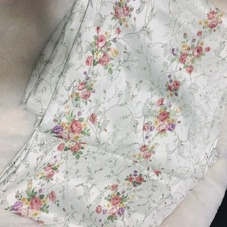 未使用花柄カーテン