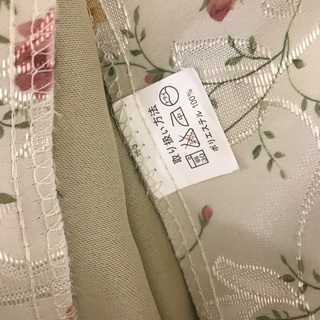 未使用花柄カーテンの画像