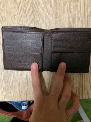 ルイヴィトン二つ折り財布