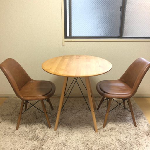北欧風の丸テーブルとイス2脚セット