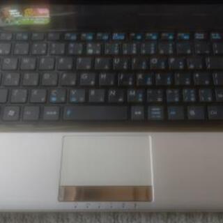 ASUS薄型液晶ノートパソコン　Bluetooth＆Wi-Fi＆Webカメラ内蔵！普通に使えるけど訳ありなので格安！の画像