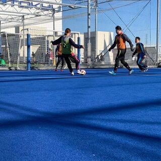 横浜フットサル  社会人チーム  メンバーあと3名募集！現在59名(男:女=43:16)@鷺沼ぼってぃフットサル　鷺沼で活動中！　新年度になったので新規メンバー再募集します！環境が変わり、スポーツを始めたい！家と職場の往復から脱却したい！痩せたい！人としゃべりたい！コロナのストレスを発散したい！なんて方が理想です！楽しいコミュニティにしてきたいです！の画像