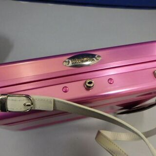 ZERO HALLIBURTON ゼロハリバートン　EXPRESSIONS　アルミ　ショルダーバッグ　ハンドバッグ　ピンク　￥30,580税込の画像