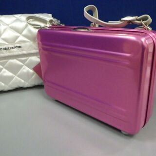 ZERO HALLIBURTON ゼロハリバートン　EXPRESSIONS　アルミ　ショルダーバッグ　ハンドバッグ　ピンク　￥30,580税込の画像