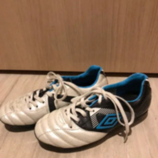 サッカースパイク アンブロ　21センチの画像