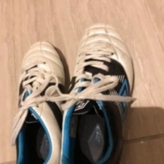 サッカースパイク アンブロ　21センチの画像