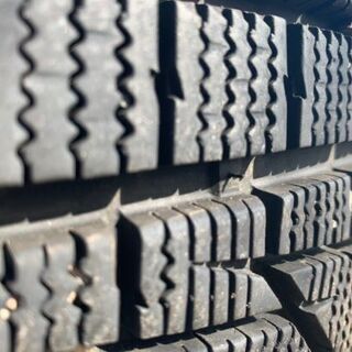 16インチ スタッドレスタイヤ四本セットの画像