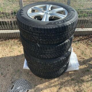 16インチ スタッドレスタイヤ四本セットの画像