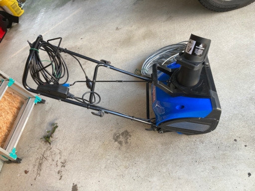 電動除雪機　100v 延長コード付き