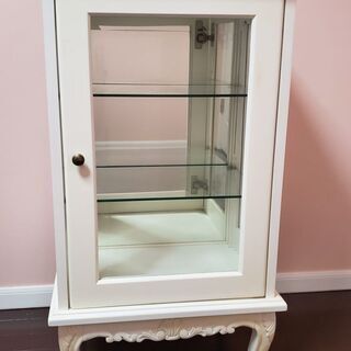 白家具　ショーケース