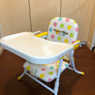 テーブル付き子供椅子の画像