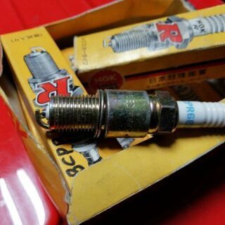 NGK新品点火プラグBCPR6ED/BKR6Eセット売りの画像
