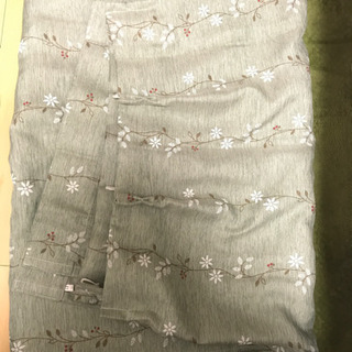 110×180(cm) グリーン地に花柄のカーテンとレースのカーテン