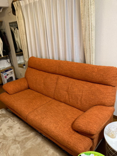 ソファー3人掛け売ります。