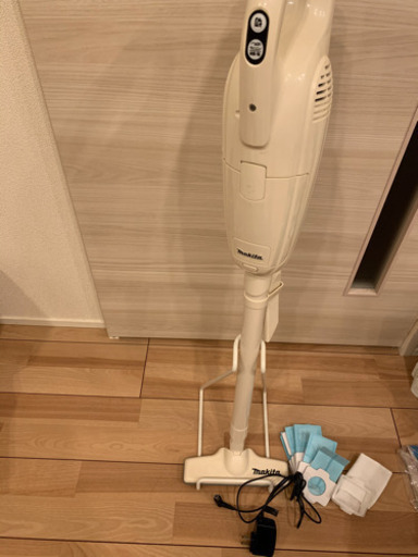 マキタ掃除機　CL105D