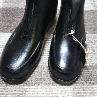 《値下げしました！》　防寒ブーツ　新品未使用品　Sサイズ（25CM）くらいなら履けます。　裏滑り止め付き。の画像