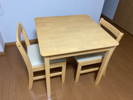 ダイニングテーブル